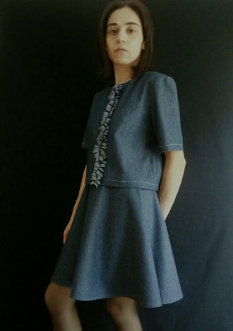 “kallioπ” jean cropped shirt with front decoration